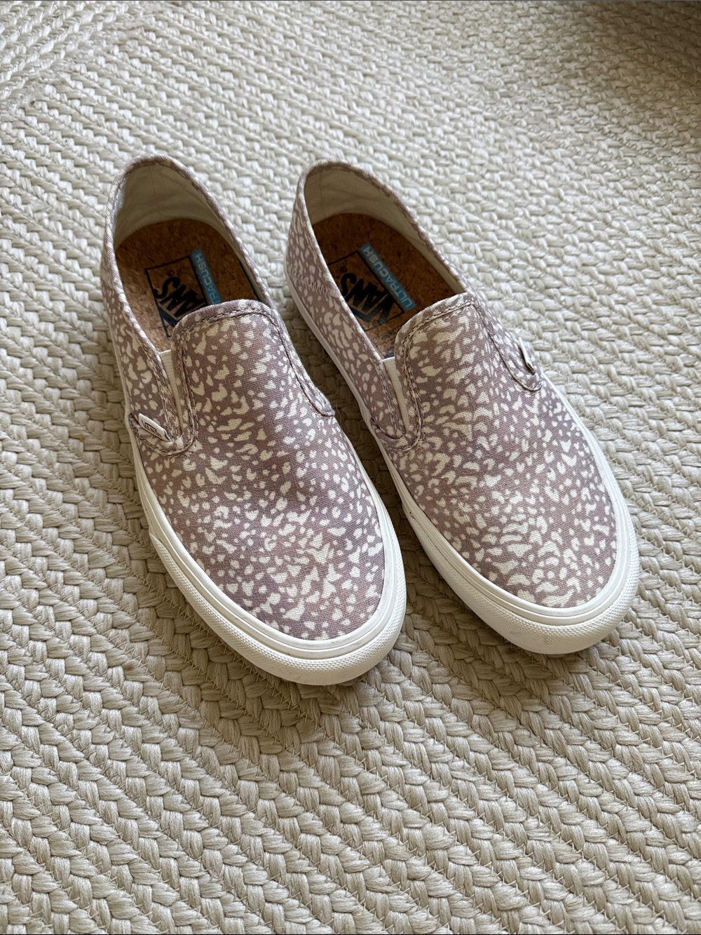 Vans Slip-On Sneakers in Mauve and White Speckle